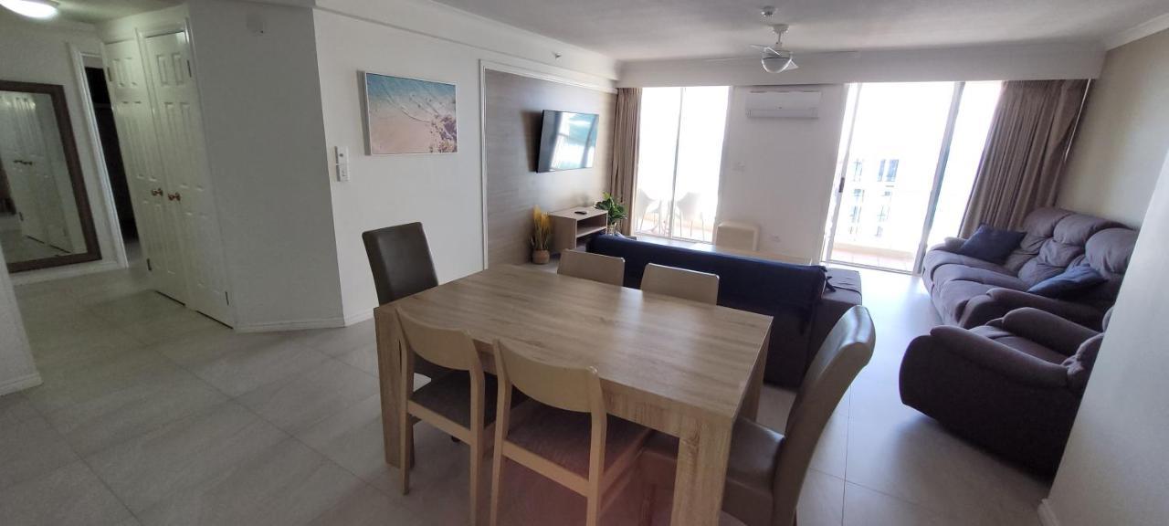 Apr Private Suites Moroccan By The Beach Gold Coast Exteriér fotografie