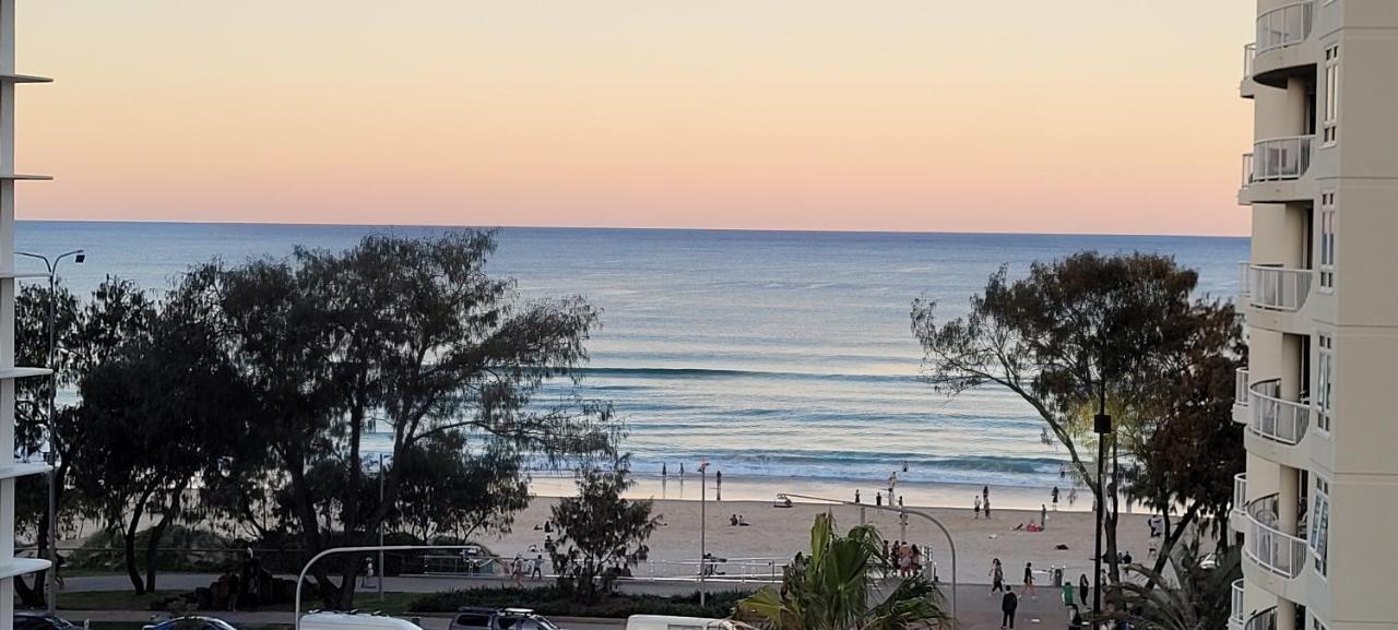 Apr Private Suites Moroccan By The Beach Gold Coast Exteriér fotografie